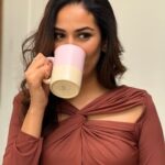 Mira Rajput Instagram - “Does anybody want coffee?” ☕️