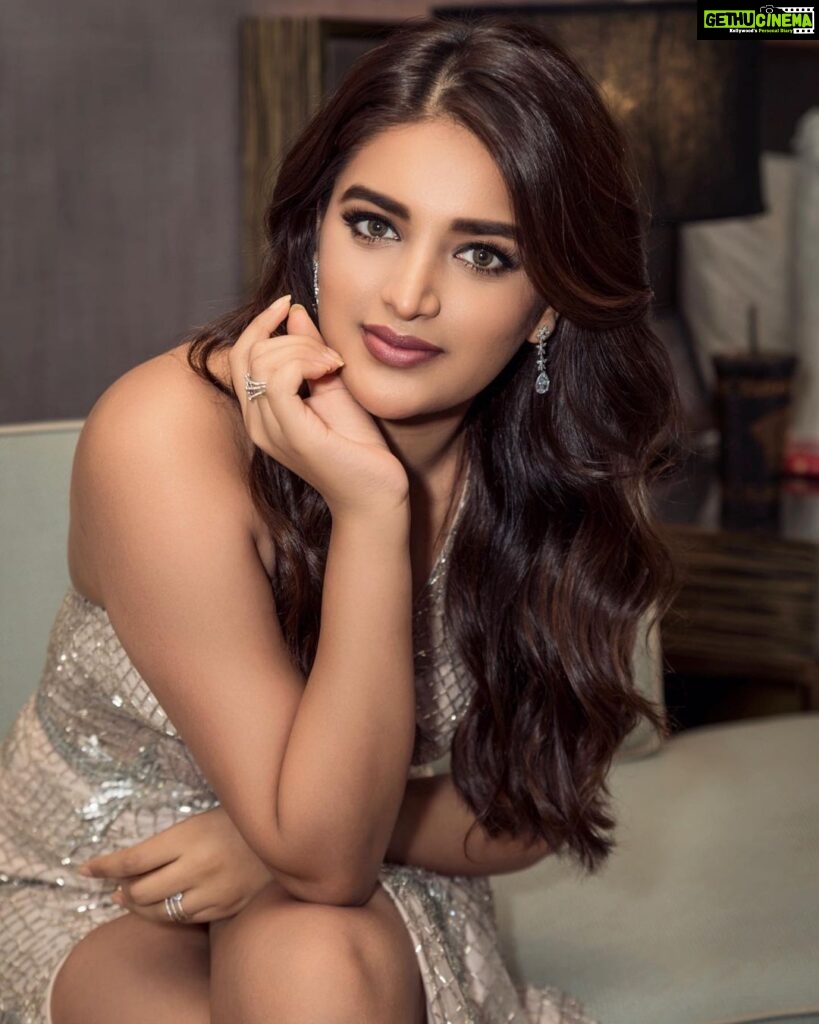 Nidhhi Agerwal Instagram - Lions never mix with cats 🦁 Styled by: @nikhitaniranjan Outfit:@zaraumrigar Jewellery: @stylorisilver @nacjewellers Mau: @abhiramisivakumar Hair: @priyahairandmakeup_ Picture: @kiran.venkataramanappa