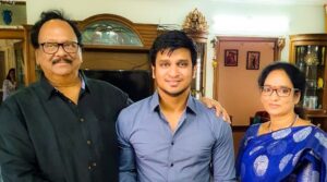 Nikhil Siddhartha Instagram - ‪Met the Iconic Rebel Star KrishnamRaju garu nd Shyamala garu and took their blessings and wishes 🙏🏽‬ #RebelStar