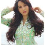 Nora Fatehi Instagram - 🥰🌙 ———————————————————— Outfit: @abujanisandeepkhosla Styled by @hitendrakapopara Styling Asst @shiks_gupta25 @sameerkatariya92 Hair makeup @zoya.makeupandhair Shot by @anups_