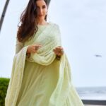 Nora Fatehi Instagram - Time is of the essence I tried to teach you But I might need some lessons.. 🧚🏻🧚🏻 @anjulbhandari @roopavohrafinejewellery @manekaharisinghani @reshmaamerchant @hot.hair.balloon 📷 @anups_