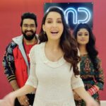 Nora Fatehi Instagram - Watch me TRY to teach the amazing singer & composer of Chhor denge the intro dance step of our new song🤪😂@paramparatandonofficial @sachetparamparaofficial @tseries.official