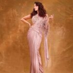 Nora Fatehi Instagram - 🌸🌸 Wearing @taruntahiliani × @goenkaindia Styled by @manekaharisinghani Styling Asst @gypsy.girl.world Shot by @tejasnerurkarr Hair @zoeyquinny.hair Makeup @reshmaamerchant