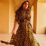 Nora Fatehi Instagram - 💛💛 Dress @roberto_cavalli Belt @roberto_cavalli Styled @manekaharisinghani Photogrpaher @tejasnerurkarr