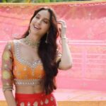 Nora Fatehi Instagram - Issa vibe u cant deny it.. 🧿 😍❤️✨ @anups_ @marcepedrozo @lakshmilehr #bts #behindthescenes #shoot Music 🎵 @followingmahesh @the_tablaist @the_flute_guy