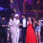 Nora Fatehi Instagram - Stepped into 2020 with good hair and a cute face 😉 Happy new year guys! Hope u enjoyed my performance last night ❤️🔥#ExtraAF2020 HMU @marcepedrozo Outfit @suzan1304 📷 @anups_