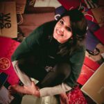 Nyla Usha Instagram - Whoever said money can't buy happiness simply did not know where to go shopping 👜👓🧣 Dubai, is back with the biggest edition of Dubai Shopping Festival! Just incase you are planning to #VisitDubai, make use of the best bargains during DSF for 6 weeks from 26th Dec onwards! @dsfsocial @visit.dubai @mydubai #mydsf #mydubai . . Shot by @saniyas369