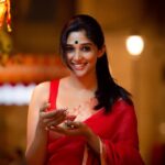 Nyla Usha Instagram - Life is what you celebrate... All of it.. even its end! Shot while enjoying the festivities at Diwali market @alseefdubai Thanks to Dubai for hosting such incredible events for Diwali this year #DiwaliDubai #UAEdiwali @dsssocial . . PC @shinihas