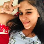 Nyla Usha Instagram – That short little time between a busy week and  busier weekend!!! Love and peace ✌🏻
#happythursday😊  #whenyourweekendisntaweekend #butworkisfuntoo