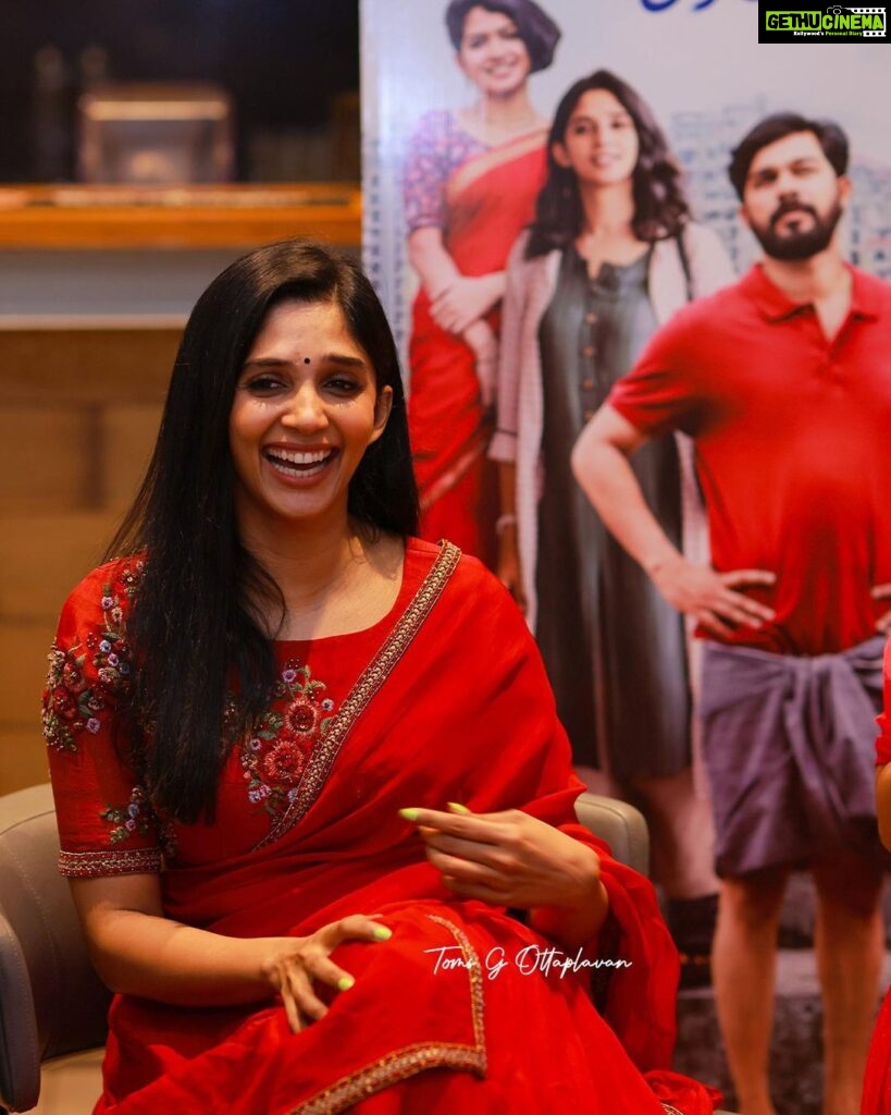 Actress Nyla Usha HD Photos and Wallpapers June 2022 | Gethu Cinema