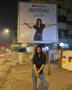 Prajakta Koli Instagram - Pinch me, will you? 💫 . . . . FINALLY drove around the city clicking pictures with as many #PrettyFit hoardings as I could! WHAT IS THIS LIFE! Thank you! ♥️ Majorly missed @sudeeplahiri12 @gurpreetbhasin @sourav1911 Mumbai, Maharashtra
