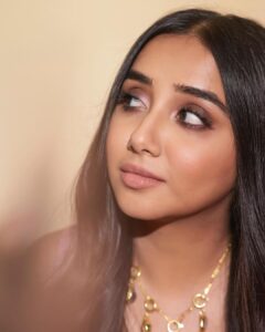 Prajakta Koli Instagram - Looking at the sun go up today because Comedy Premium League releases on @netflix_in !! 🥳 .. Makeup - @sahithya.shetty Hair - @rupali.dhumal Styling - @sakshi312 📷- @shivamguptaphotography Makeup asst. - @sujata_mandiyal 📷 asst. - @rascalwithacamera