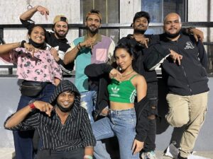 Punit Pathak Instagram - Nothing without these gems ! Thank you 🙏🏻!! 
.
#music #video #shoot #love #it #teampunit
.
@tanmayechaudhary @swati.gamit.shah @hardik_rana15 @hiten.shah @avii_bhagat @iam__romsha @thecontentteamofficial