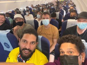Sachin Tendulkar Instagram - Can you tell me the number of international runs and wickets in these pictures? ✈️ 📸 🏏 

#cricket #roadsafetyworldseries