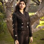 Sanjana Sanghi Instagram - Suited up in black & black. 🖤🤍 . . . . | Keynote & Panel, at the Youth Speak Forum 2020, in pursuance of the Sustainable Development Goals set out by the United Nations (@unitednations), as part of Aisec’s (@aiesec_india ) Youth for Global Goals campaign. | . . . | The best, 👗 : @bornaliicaldeira 💄 & 👧: @ivara_makeoversbyshivangi 📸: @pictureaffaire |