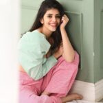 Sanjana Sanghi Instagram - Thank you, my beautiful 400k strong fam!! ❤️ . I can’t wait to answer so so many of the questions you guys send in and to meet you all in the theatres this year. . It makes my day when you tell me something I’ve done inspired you to go ahead and also try it, or if I’m able to bring a smile on your face in anyway possible. Hope I continue to get the opportunity to do that! Eternally grateful for every single kind message and so much love that you shower every single day. 🤍💛
