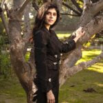 Sanjana Sanghi Instagram - Suited up in black & black. 🖤🤍 . . . . | Keynote & Panel, at the Youth Speak Forum 2020, in pursuance of the Sustainable Development Goals set out by the United Nations (@unitednations), as part of Aisec’s (@aiesec_india ) Youth for Global Goals campaign. | . . . | The best, 👗 : @bornaliicaldeira 💄 & 👧: @ivara_makeoversbyshivangi 📸: @pictureaffaire |