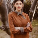 Sanjana Sanghi Instagram - Checks and Bows! 🤎🤍 ❄️ . For Yuvaan, the Film and Literature Festival, Delhi Technological University. . | 👗: @bornaliicaldeira 💄& 👧: @ivara_makeoversbyshivangi 📷: @pictureaffaire |