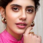 Sanjana Sanghi Instagram - Check out my Ultimatte moods with @maybelline Get more matte, more lightweight, more intense colour in one swipe with the all new #UltimatteLipstick. Hurry, don't wait, #GoUltimatteWithMaybelline to slay all your moods.🤍 #Ad