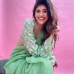 Sanjana Sanghi Instagram - Feeling that beautiful Republic Day spirit big time while at work. I miss nothing more than catching the parade early in the morning with Nana. 🧡🤍💚 / Forever in awe of our country’s indescribably unique diversity. #HappyRepublicDay 🇮🇳 ——- Thank you Roopa Ji, for hand-making this stunningly simple blouse - a hand dyed & hand block printed piece, paired with a Kota Daria saree. Roopa Ji is an immensely talented female artisan at The Diya Kumari Foundation, @thepdkfstore 💕