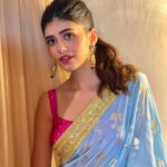 Sanjana Sanghi Instagram - #WhatsNotToLove 💕 Wearing this stunning saree by @houseofmasaba ( @masabagupta ) & re-uniting on set with @beatnikbob5 , my eternal cheerleader-cum-director of my first ever ad-film as a kiddo 11 years ago.🥰 Goa