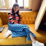 Sanjana Sanghi Instagram - Been filming all day in a low network zone. Opened my phone to you making #UljheHue trend on No1 on @minitvonamazon ♥️ Thank you for taking the time & watching this simple little tale full of complications of us crazy young adults. The awkward introvert in Rasika never thought anyone would relate to her insecurities and dilemmas. If you aren’t going on a date this Valentine’s weekend, you have one awaiting you with #UljheHue on @minitvonamazon for free ♥️ @kvsatishraj @idaali11 @verma.abhay_
