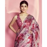 Sanjana Sanghi Instagram - Bling it on 🤍✨ #MehendiWaaleHaath