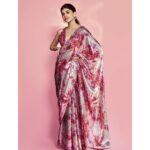 Sanjana Sanghi Instagram - Bling it on 🤍✨ #MehendiWaaleHaath