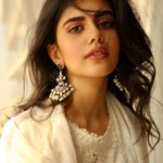 Sanjana Sanghi Instagram - A warm quiet afternoon, where you can hear the curtains flutter - got it. [ Part 4/5 ] A lot has changed since I spoke about wanting that, and maybe, suddenly, we can all have that, in our own different ways. Hope along with staying safe and secure, you also remember to do everything it takes to try and stay as positive as possible in these extremely, universally challenging times. 🤍 . . . . #CoronaPandemic | 📸: @sashajairam |