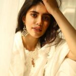 Sanjana Sanghi Instagram - A warm quiet afternoon, where you can hear the curtains flutter - got it. [ Part 4/5 ] A lot has changed since I spoke about wanting that, and maybe, suddenly, we can all have that, in our own different ways. Hope along with staying safe and secure, you also remember to do everything it takes to try and stay as positive as possible in these extremely, universally challenging times. 🤍 . . . . #CoronaPandemic | 📸: @sashajairam |