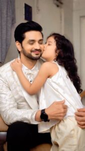 Shakti Arora Instagram - Har baar btana zaroori thodi hai🥺 #Tkl 🏏

#reelsinstagram #reelitfeelit #reelinstagram #explore #status #fatherdaughter #love #status #shayari #trendingreels #trendingsongs #lines #papa