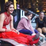Shakti Mohan Instagram - हंसते हंसते कट जाए रस्ते ज़िंदगी यूंही चलती रहे... 🌾