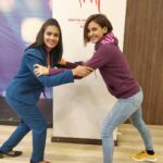 Shakti Mohan Instagram - Desh ki shaan @babitaphogatofficial 🇮🇳 #phogatsisters Real inspiration for the entire humankind and true example of the fact that with hardwork and determination ANYTHING IS POSSIBLE 🌺🌺🌺 Aapne itna motivate Kar diya mujhe aur mere team members ko. Thank you for sharing your unbelievable life instances. I love you and your family 💫