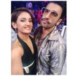 Shakti Mohan Instagram - SOOOOOOOOOOO AMAZINGGGG SOOOOOOOOOOO INSPIRED @ranveersingh Incrediblyyyyy talented, NEXT LEVEL HUMAN BEING... So full of life ... Extremely fortunate to have shared stage with you You deserve all the happiness and love in the world ♥️ Stay blessed Lots of love to you and bhabhi 🌺 #danceplus4 @starplus @framesproductioncompany