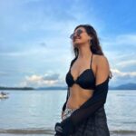Shakti Mohan Instagram - I want to say this with all my heart that I am so grateful that you’ve made every moment of this journey sooooo priceless with your support 🙏🏻 Your love means the WORLD to me 🙌🏼 Thanks for all your beautiful wishes for my birthday 🥳 Love you & God bless 📷@muktimohan @cintacorislandresort 🌊 @coastalinofficial 🏝️