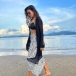 Shakti Mohan Instagram - I want to say this with all my heart that I am so grateful that you’ve made every moment of this journey sooooo priceless with your support 🙏🏻 Your love means the WORLD to me 🙌🏼 Thanks for all your beautiful wishes for my birthday 🥳 Love you & God bless 📷@muktimohan @cintacorislandresort 🌊 @coastalinofficial 🏝️
