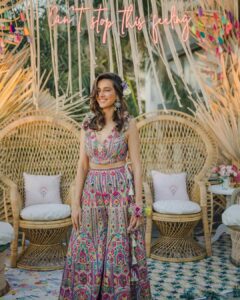 Shibani Dandekar Instagram - ‘Let’s get you married’ they said @payalsinghal @nehalikotian 

This stunning outfit by @payalsinghal 
styled by @khyatibusa 

makeup @inherchair 
hair @reenaduttahairstylist 
assisted by @azima_toppo 

decor @thedramaqueen2012 
photos by @sam_and_ekta