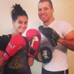 Shibani Dandekar Instagram - I may not be an athlete but this guy trains me as if I am one! Best coach ever! Happy birthday Vincent! #FeelStrongerEveryday #VMBhaschangedmylife ❤️#DontMessWithMeIllKnockYouOut #notreally
