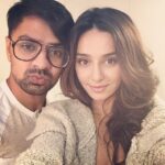 Shibani Dandekar Instagram - Non stop madness with this fool on the sets of #roy @miteshartistry ❤️😘 #hairandmakeup