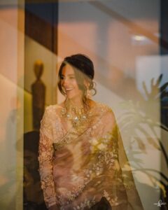Shibani Dandekar Instagram - I love you @faroutakhtar 

Stunning sari by @anamikakhanna.in 
Styled with love @shaleenanathani 
assisted by my lovely @kajalpatil_04 
gorgeous jewels by @birdhichand 

pictures I will treasure by @sam_and_ekta ⭐️