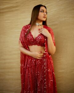 Sonakshi Sinha Instagram - Navraatri Special 💃🏻