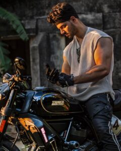 Sooraj Pancholi Thumbnail - 124.9K Likes - Most Liked Instagram Photos