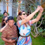 Upasana Kamineni Instagram - 1. Am I losing out on the fantastic live experience with my staff by focusing on capturing the perfect picture? 2. Do I prefer the digital world to the real world? 3. Is the digital world influencing me & taking over my life? - I asked myself these questions & @roshanjaindr helped me better my relationship with my phone. Check out the link in bio if U have similar questions URLife