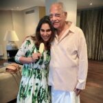 Upasana Kamineni Instagram - Memorable Moments to be Cherished forever ! #London diaries with Thatha & Amama. Loveeeeeeeeeee u loaddddsssssss❤️❤️❤️❤️❤️❤️❤️❤️❤️❤️❤️❤️❤️ Nostalgic ! Feels like I’m bk in college. London, United Kingdom