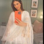 Vaani Kapoor Instagram - 🤍✨