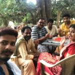 Varshini Sounderajan Instagram - Our boys on location💁🏻...#cookingtime #chicken #yumm #cuttingtomatos #helpingtheproductionpeople #funbeingonthissets #webseries #pelligola #annapurnastudios