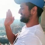 Vicky Kaushal Instagram - From us to all the real heroes- the medics, doctors, nurses, volunteers, police, the government and everyone who’s being responsible and staying back Home ensuring safety of themselves, their families and others... we are in it together- stronger and healthier! #gratitude #IndiaFightsCorona 💪🏽⛑❤️🇮🇳🌏