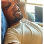 Vicky Kaushal Instagram - #StayHome #StayPositive 🙂✌🏽