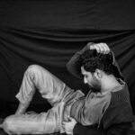 Vicky Kaushal Instagram - Rahul: You’d like to do this shot standing or sitting? . Amandeep: I think the structure of the clothes would look better if... . Me: . . @rahuljhangiani x @amandeepkaur87
