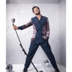 Vicky Kaushal Instagram - #vogue Man of the Year. . Thank You @vogueindia for this honour. Head to toe in @dior by @anaitashroffadajania #voguebeautyawards #vbaturns10 Shot by @abheetgidwani